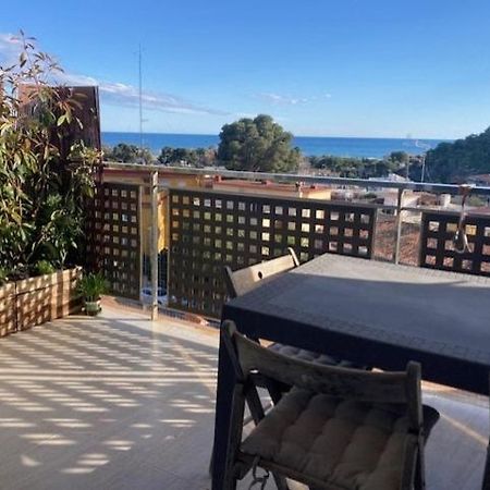 Apartamento Con Vistas Al Mar Castelldefels Exterior photo