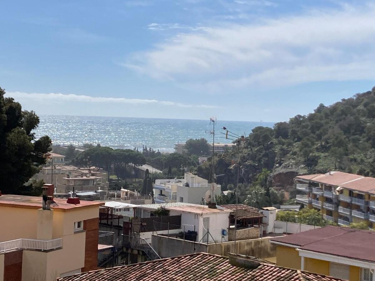 Apartamento Con Vistas Al Mar Castelldefels Exterior photo