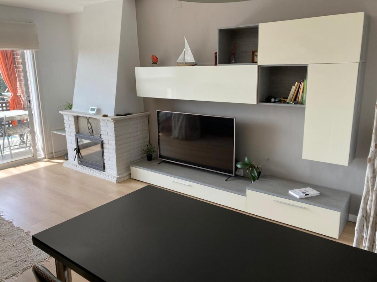 Apartamento Con Vistas Al Mar Castelldefels Exterior photo